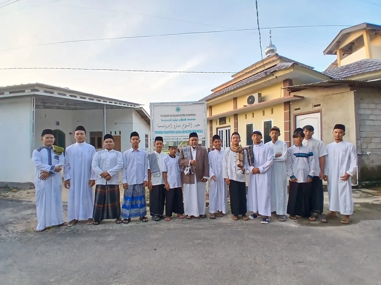 Pembangunan dan fasilitas penunjang belajar mengajar
